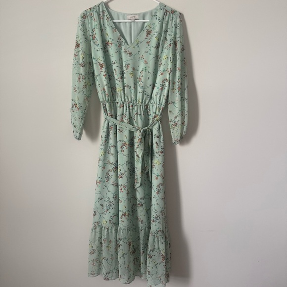LOFT Dresses & Skirts - LOFT Full-Length Dress - Floral Design with Matching Belt